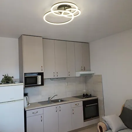 Jure Miljak Apartment Podstrana